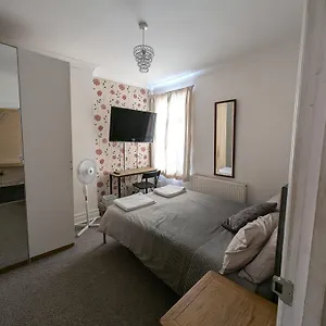 3 Portland Road Apartment